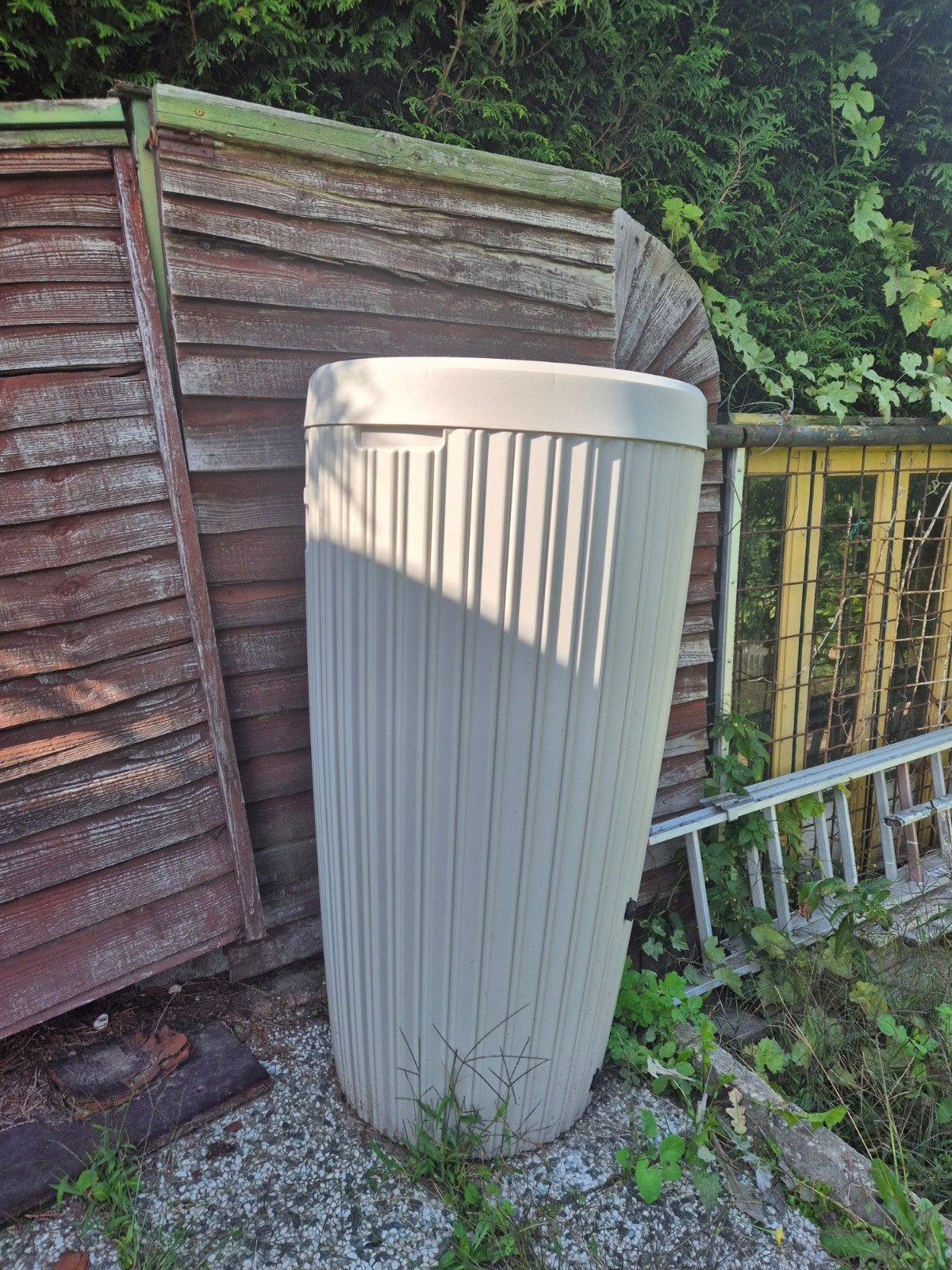 Regenton Mason 240L zijdegrijs - Nieuwstaat, Tuin en Terras, 150 liter of meer, Ophalen, Zo goed als nieuw, Kunststof