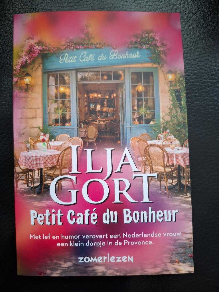 Ilja Gort - Petit Cafe du Bonheur, Ophalen of Verzenden, Nieuw, Ilja Gort, Nederland