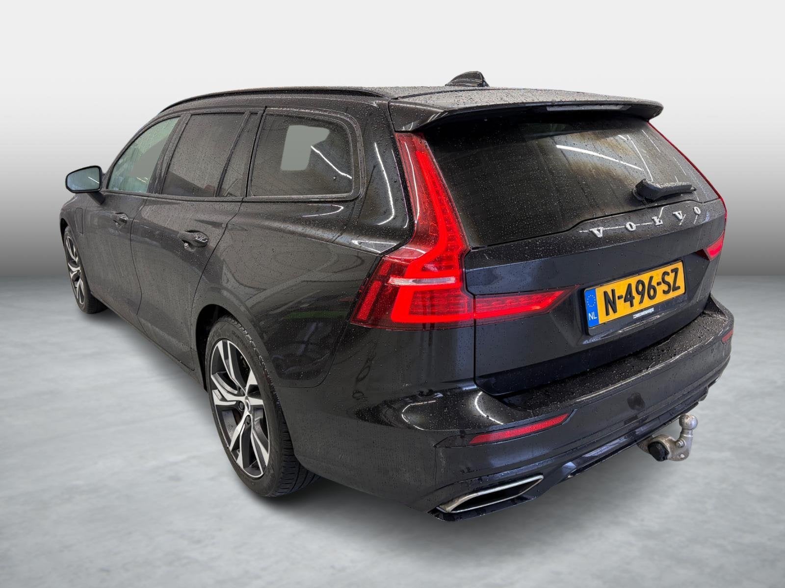 Volvo V60 2.0 T6 Recharge AWD R-Design | Plug-in Hybrid (PHE, Gebruikt, Euro 6, 4 cilinders, Leder en Stof