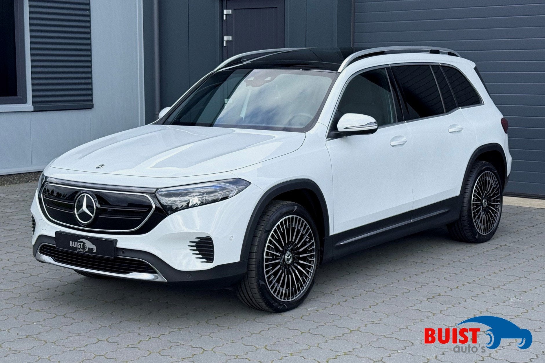 Mercedes-Benz EQB 300 4MATIC Luxury Line 67 kWh PANO BURMEST, Automaat, Gebruikt, Met garantie (alle), Wit