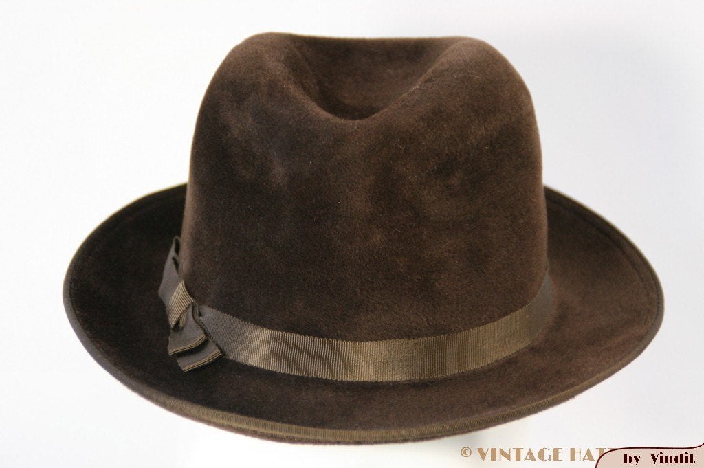 Vintage Gleufhoed donker bruin fluweel 55 = S tot XS, Ophalen of Verzenden, Gedragen, 57 cm (M, 7⅛ inch) of minder, Hoed