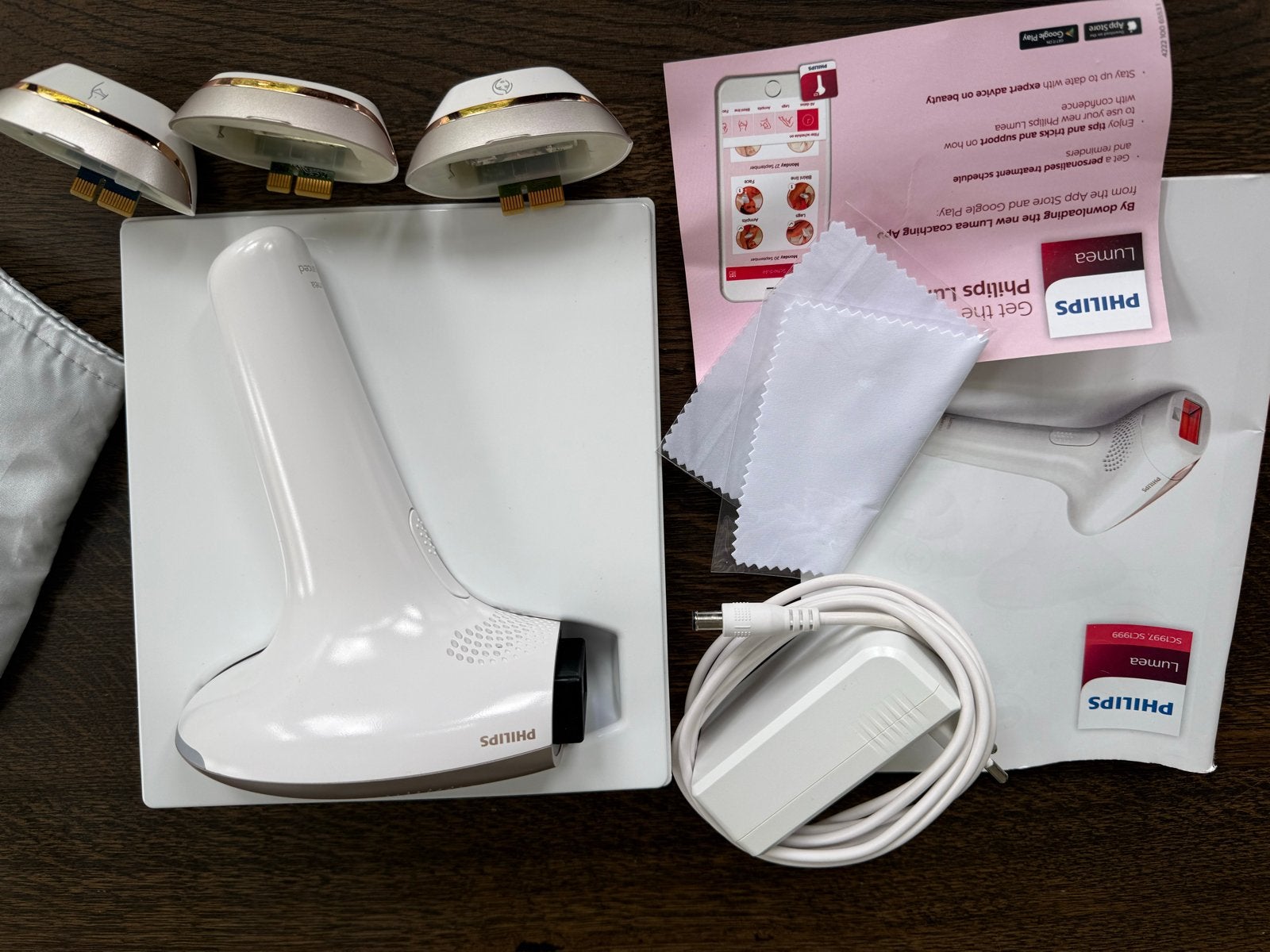 Philips Lumea IPL Haarverwijderaar met Opzetstukken, Ophalen of Verzenden, Zo goed als nieuw, Scheren en Epileren