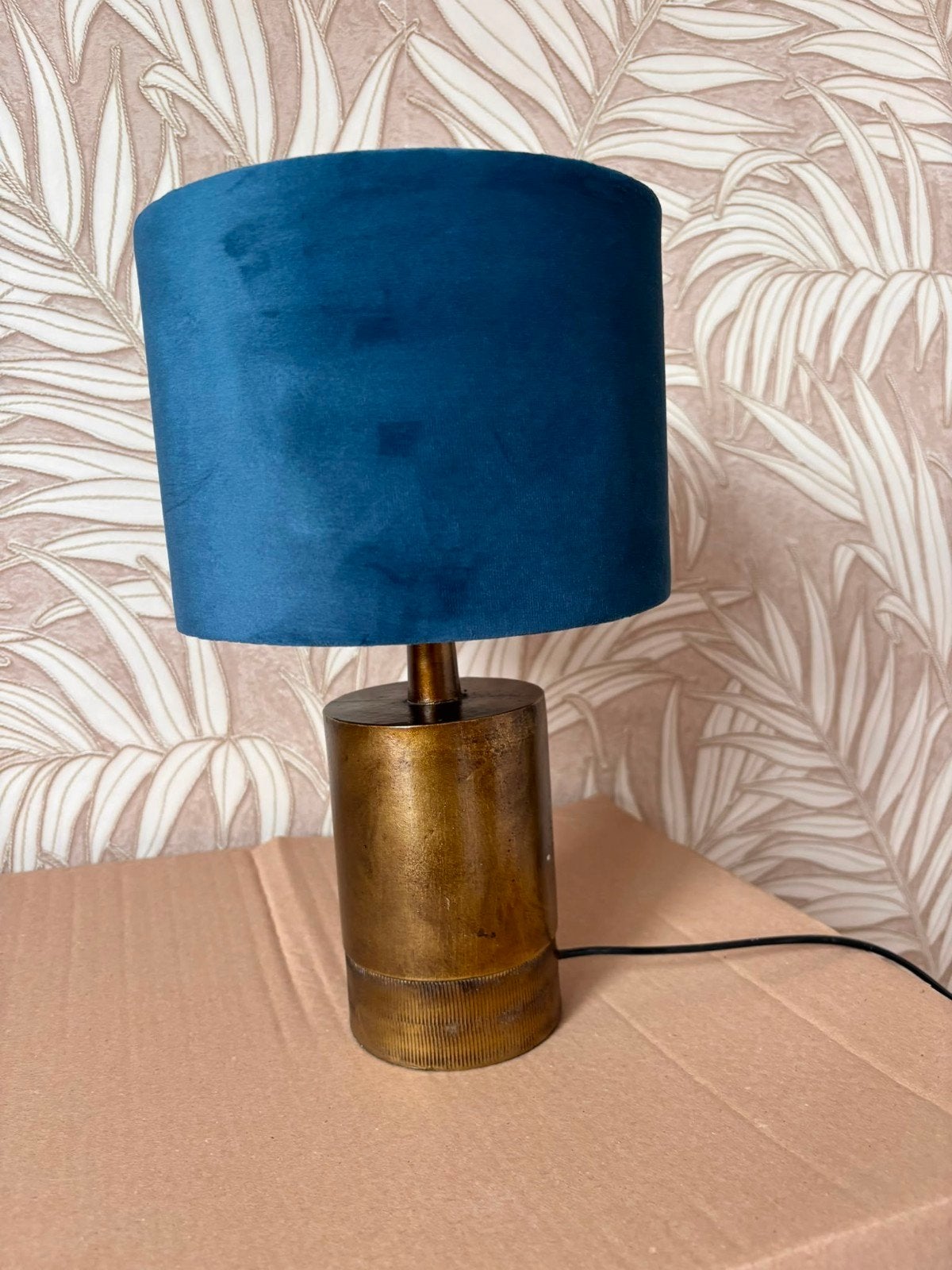 Stijlvolle tafellamp met blauwe velours kap, Modern, Ophalen, Blauw, Textiel