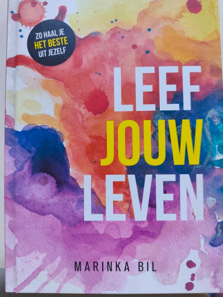 Leef Jouw Leven - Marinka Bil (Zelfhulpboek), Boeken, Ophalen of Verzenden, Zo goed als nieuw, Marinka Bil