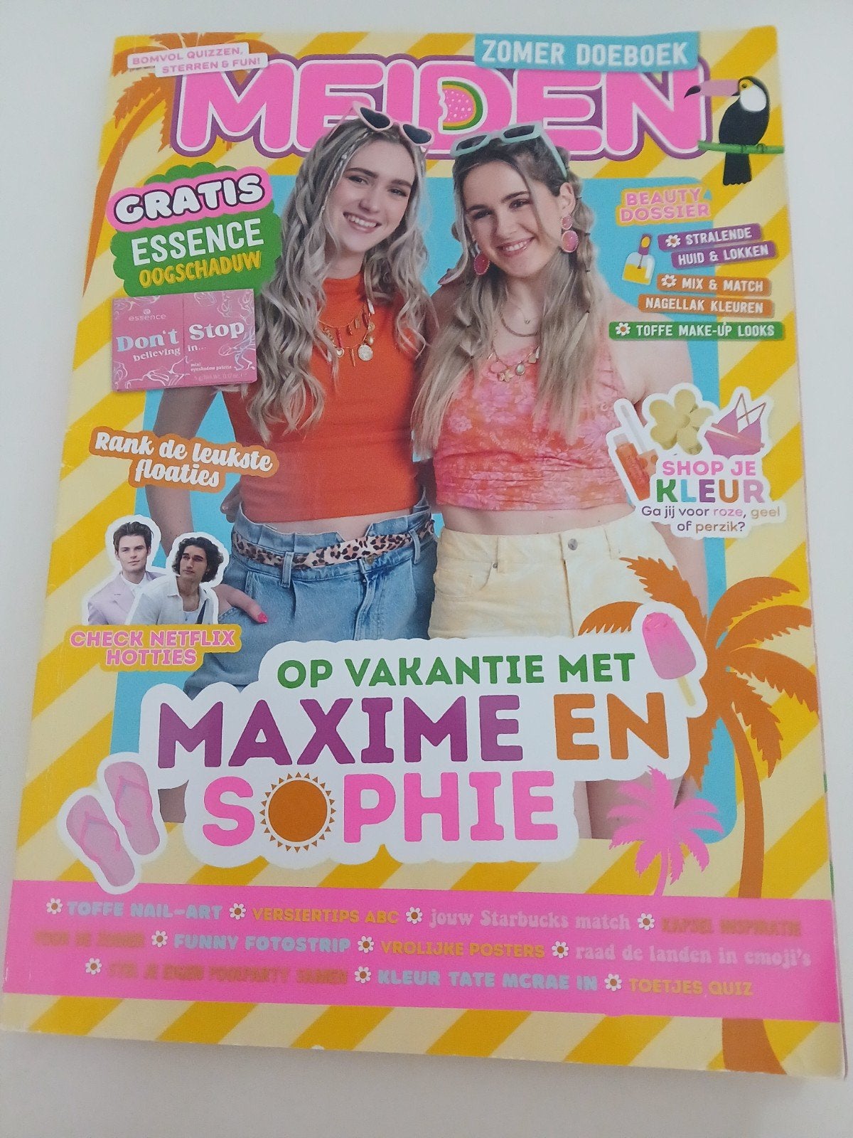 Meiden Zomer Doeboek - Op Vakantie met Maxime en Sophie, Ophalen of Verzenden, Zo goed als nieuw, Damesbladen