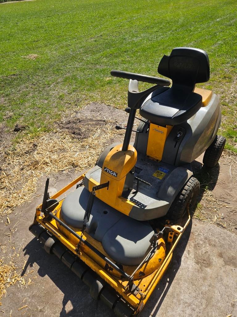 Stiga Ready zitmaaier met nieuwe messen, Ophalen, Cirkelmaaier, Gebruikt, Stiga