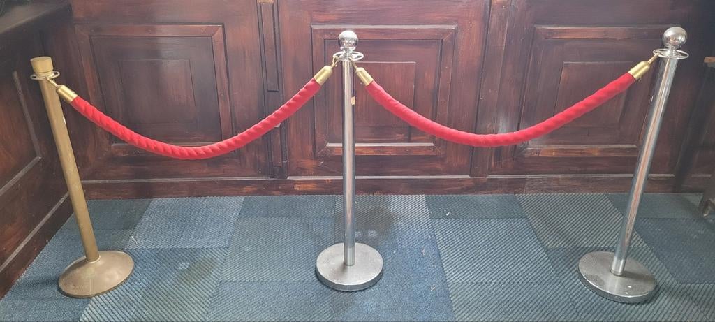 Afzetpalen met rood koord - set van 3, Huis en Inrichting, Ophalen