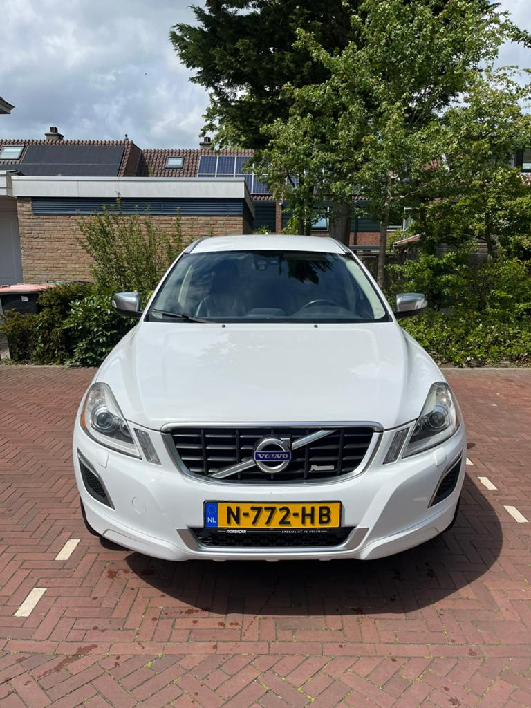 Volvo XC60 2.0 T Powershift 2010 Wit R-Design, 4 cilinders, Wit, Leder, XC60