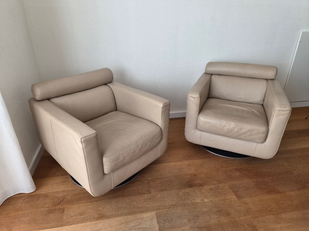 2x NATUZZI  Design draaibare fauteuils van leer, Ophalen, Modern Design, Zo goed als nieuw, 75 tot 100 cm