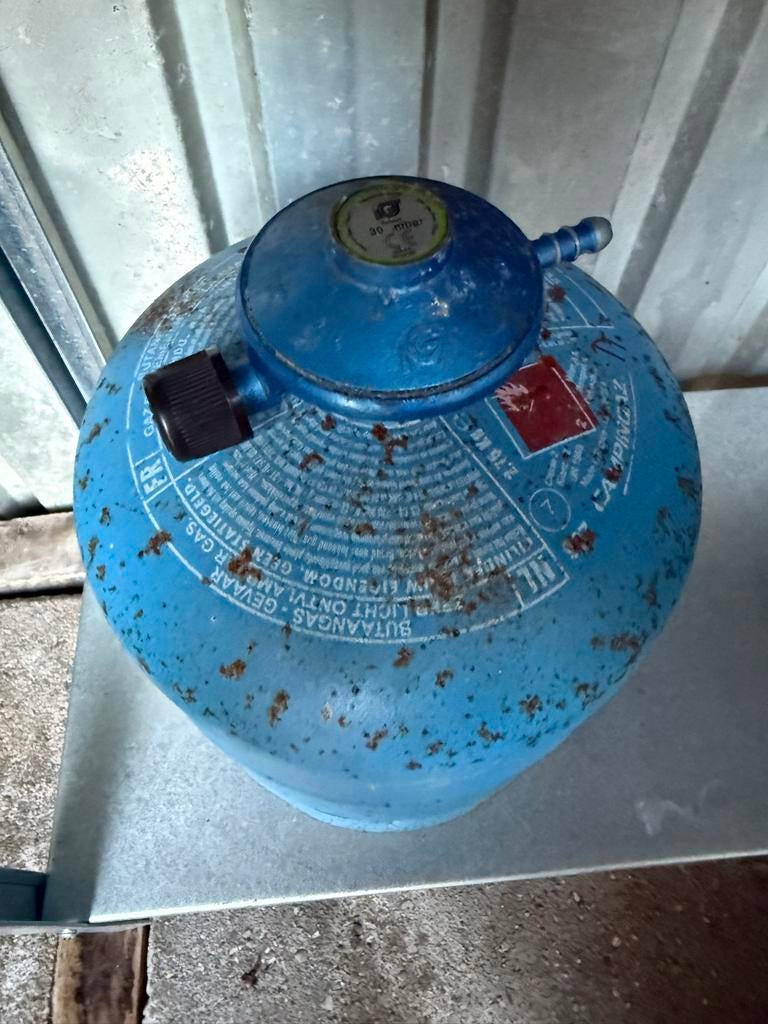 Gasfles met drukregelaar, Ophalen, Gebruikt
