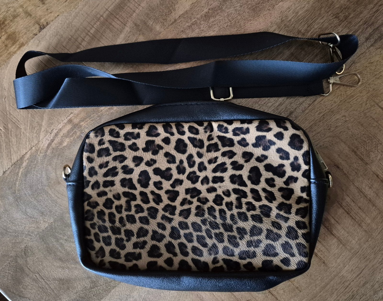 Nieuwe schoudertas met luipaardprint, Sieraden, Tassen en Uiterlijk, Ophalen of Verzenden, Nieuw, Zwart, Overige merken