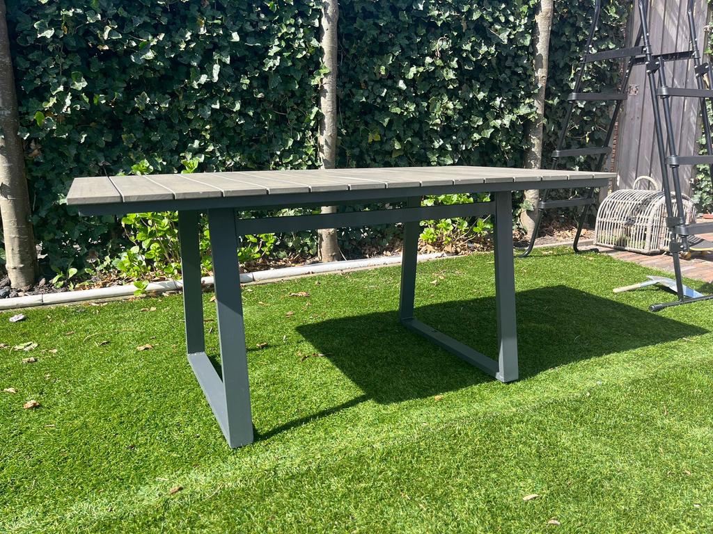 Stevige en lichte buitentafel met composiet blad, Ophalen, Gebruikt, Rechthoekig, Aluminium