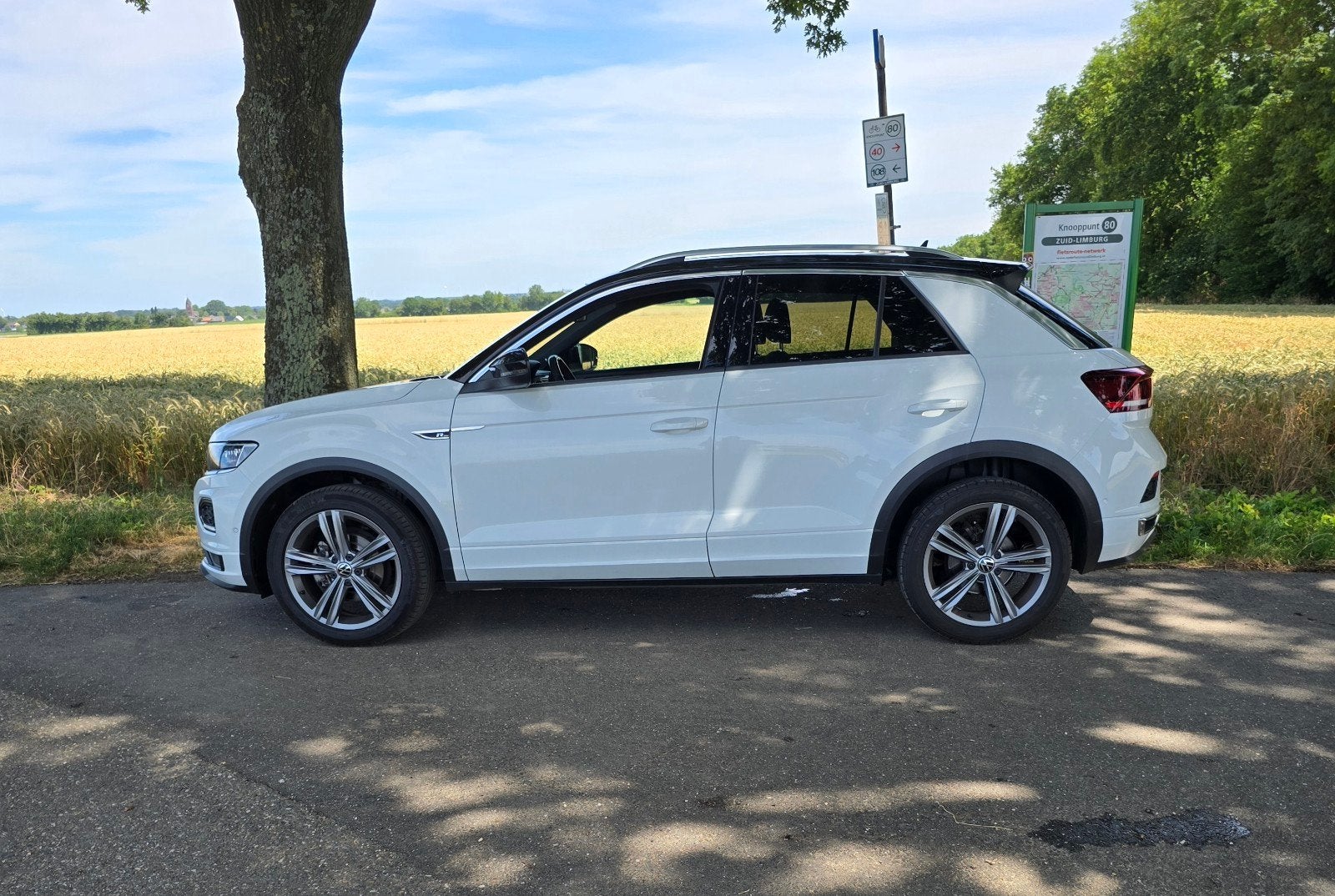 VW T-Roc 1.5 TSI 2xR-Line | Pano | keyless| Virtual | beats, Auto's, Volkswagen, 1254 kg, 15 km/l, 1498 cc, Zwart