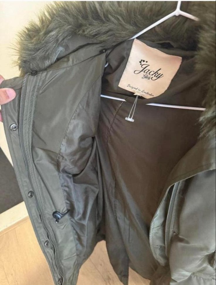 Jacky Luxury Winterjas met Bontkraag - Zo goed als nieuw, Kleding | Dames, Jassen | Winter, Ophalen, Zo goed als nieuw, Maat 38/40 (M)