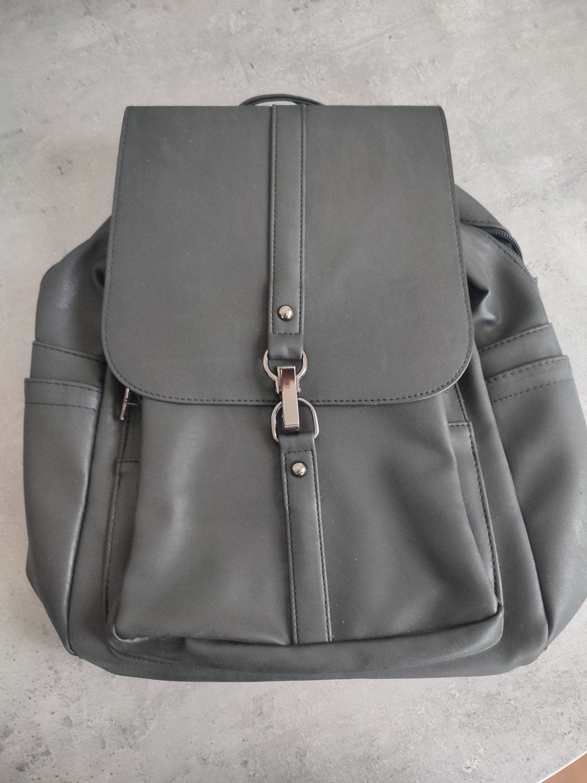 Nieuwe zwarte rugtas, 40 tot 60 cm, 30 cm of meer, Zwart, Ophalen of Verzenden