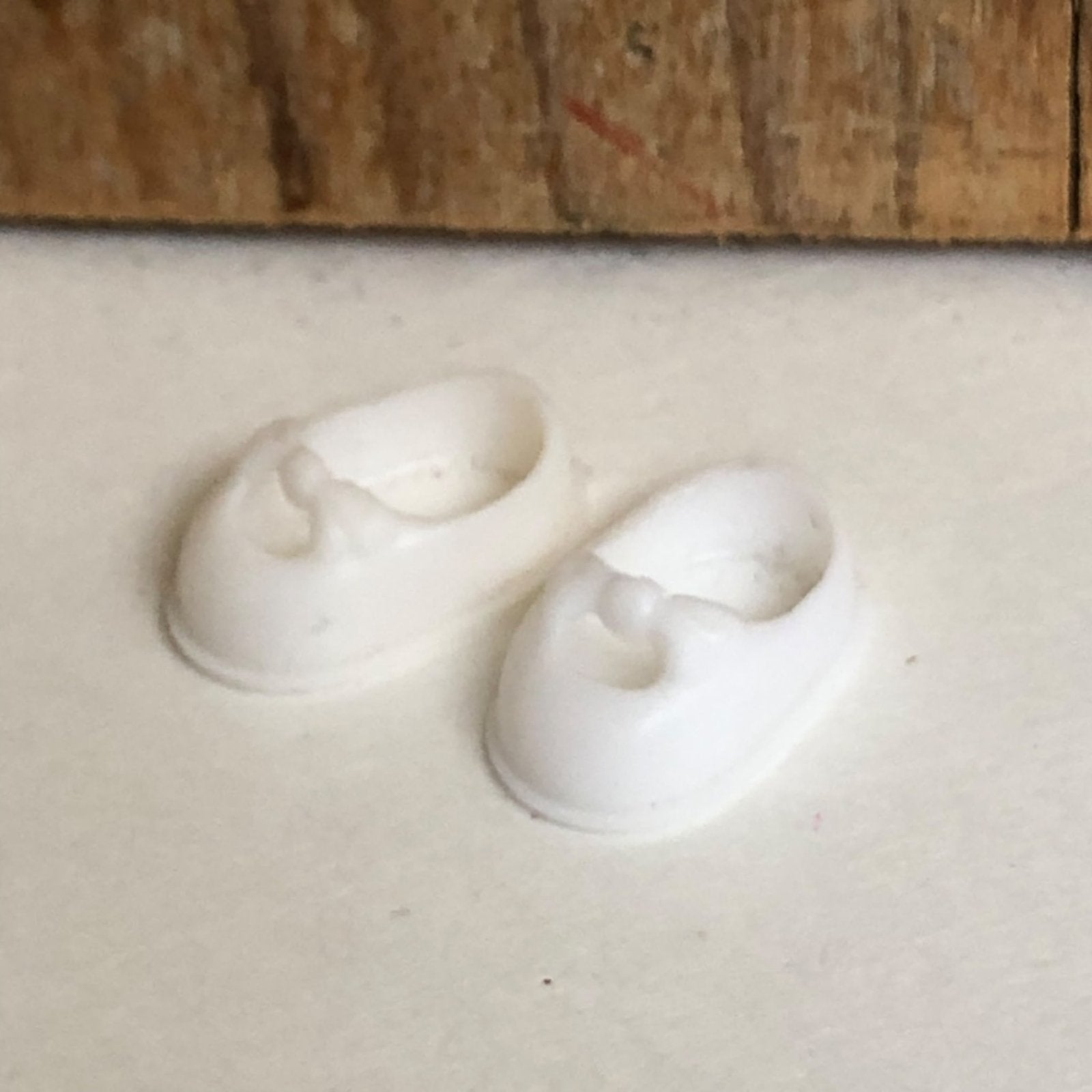 Witte schoenen voor Barbie kind, Ophalen of Verzenden, Zo goed als nieuw, Kleertjes