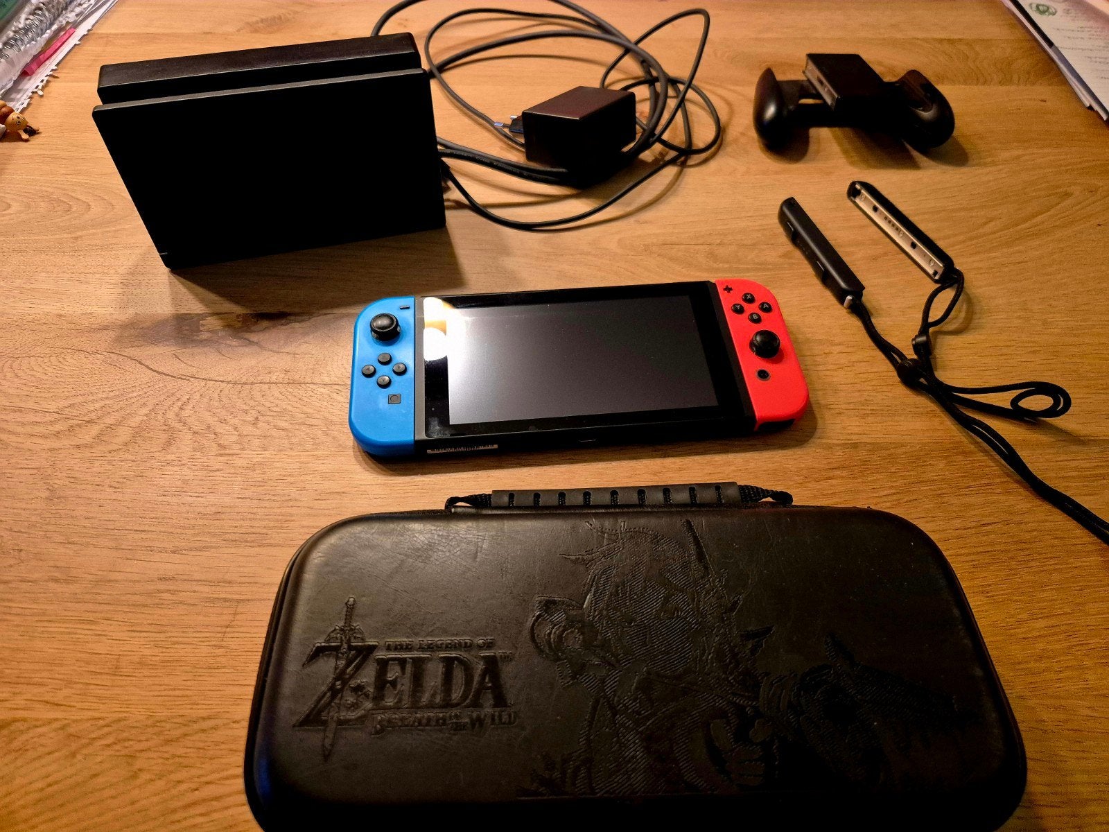 Nintendo Switch V1 (Unpatched) – Compleet + Zelda case, Spelcomputers en Games, Ophalen of Verzenden, Zo goed als nieuw, Met 2 controllers