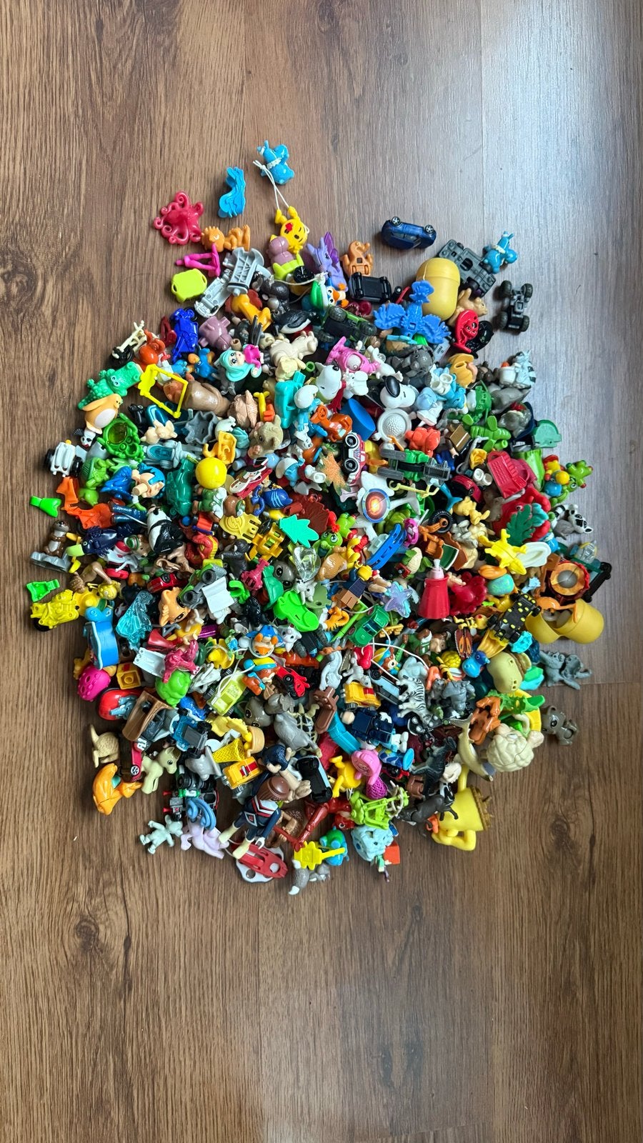 Kinder surprise grote verzameling kleine speelgoedfiguren, Ophalen of Verzenden, Gebruikt, Jongen of Meisje