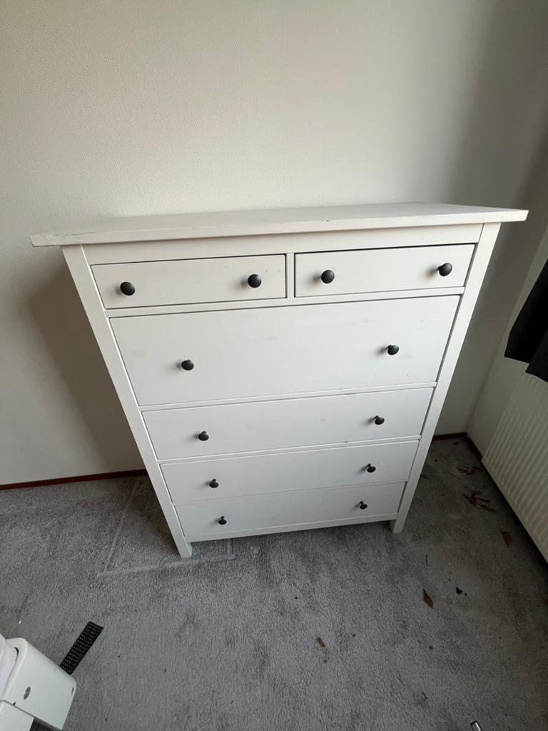 Hemnes IKEA ladekast met gebruikssporen, Huis en Inrichting, Kasten | Ladekasten, Ophalen, 50 tot 100 cm, Zo goed als nieuw, 3 of 4 laden