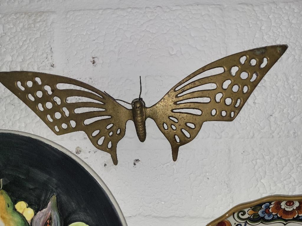 zeer oude messing wand vlinder, Ophalen of Verzenden