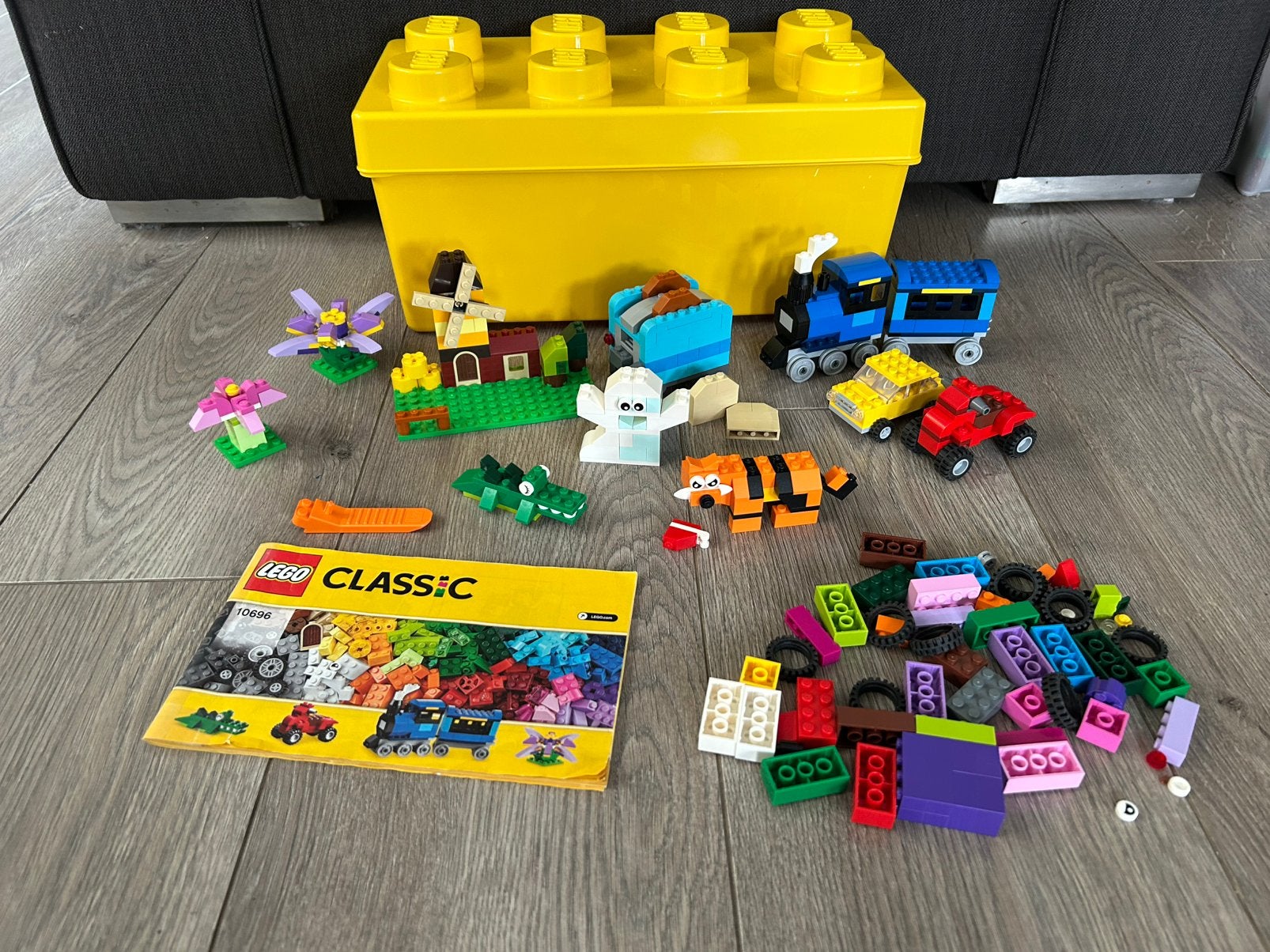Lego classic 10696 Medium Creative Brick Box, Lego, Ophalen of Verzenden, Zo goed als nieuw, Losse stenen