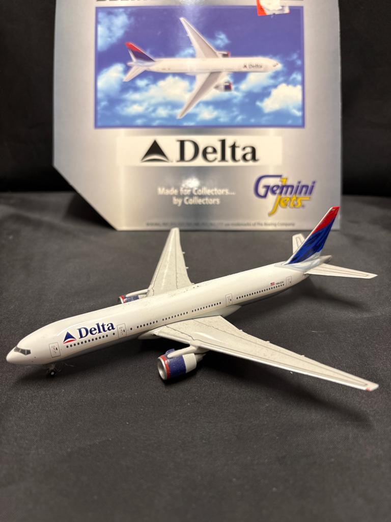 Delta Boeing 777 Vliegtuigmodel - Gemini Jets - 1:400, Verzamelen, Luchtvaart en Vliegtuigspotten, Ophalen of Verzenden, Zo goed als nieuw
