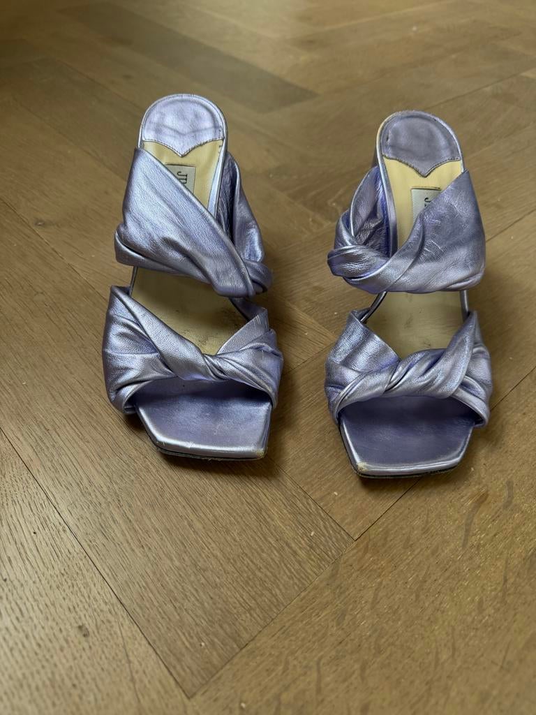 Paarse Jimmy Choo hakken maat 37, Kleding | Dames, Schoenen, Ophalen of Verzenden, Gedragen, Overige kleuren, Pumps