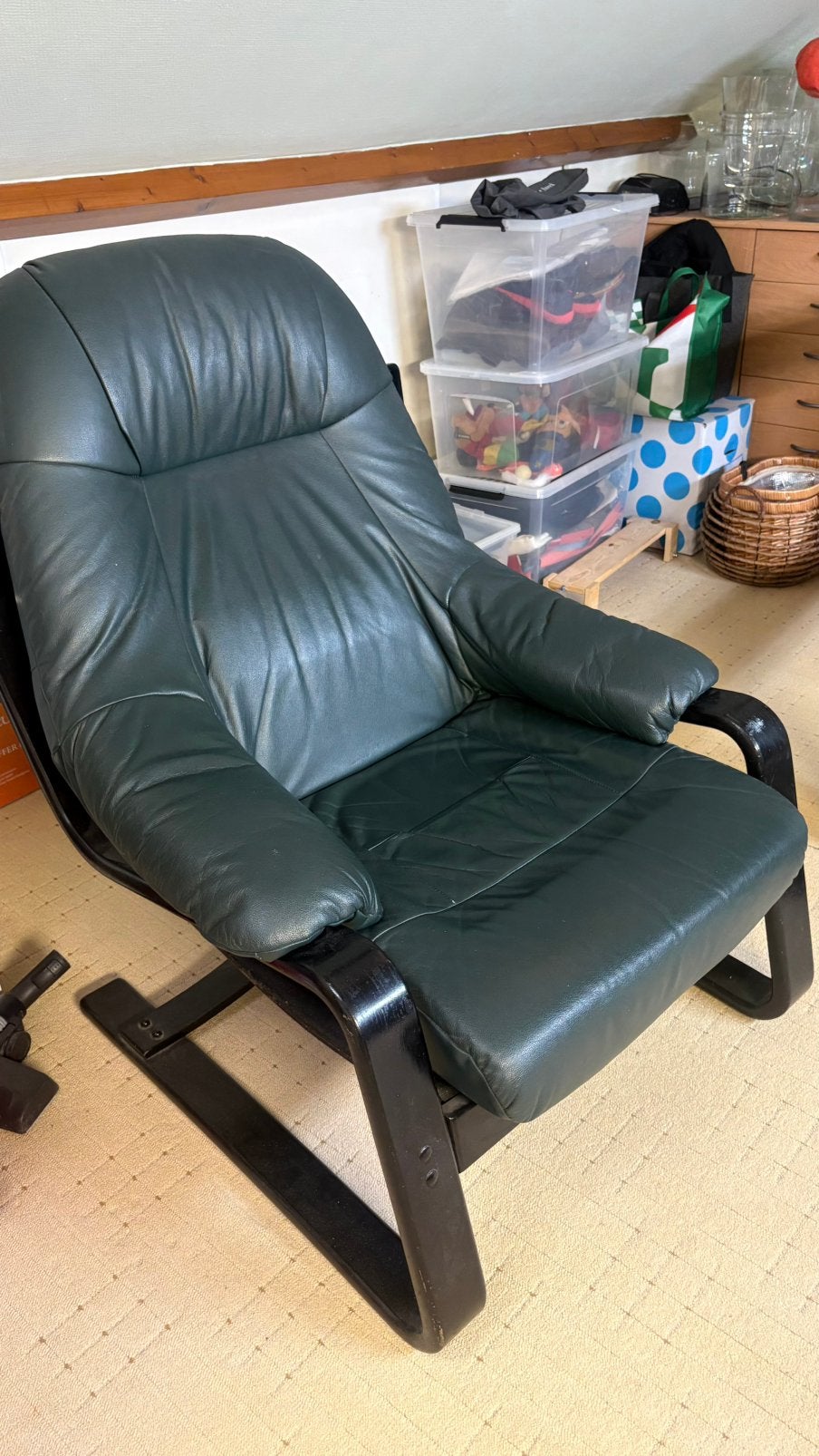 Mooi leer fauteuil in de kleur groen, zeer weinig gebruikt, Ophalen, Zo goed als nieuw, 50 tot 75 cm, Leer