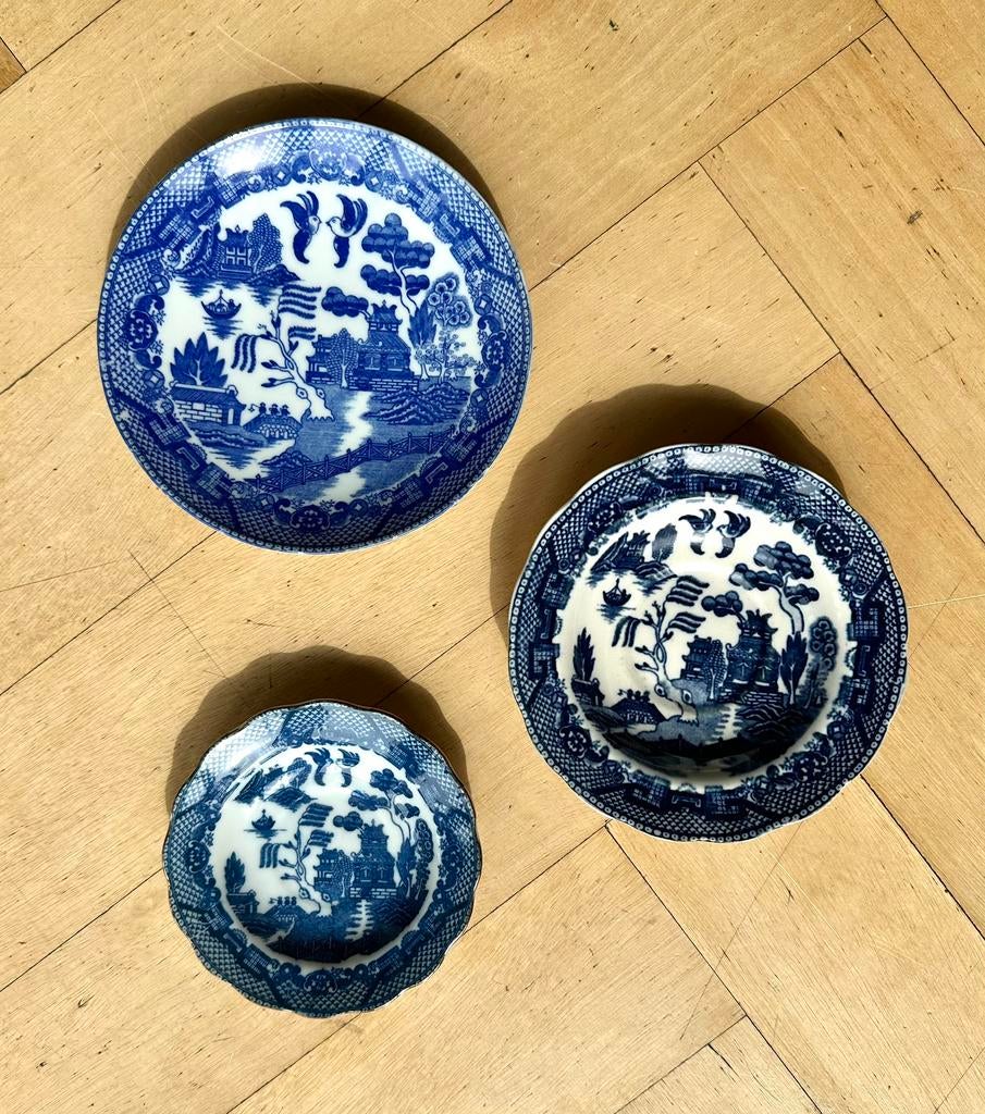 3x Vintage Blue Willow borden verschillende maten, Ophalen of Verzenden