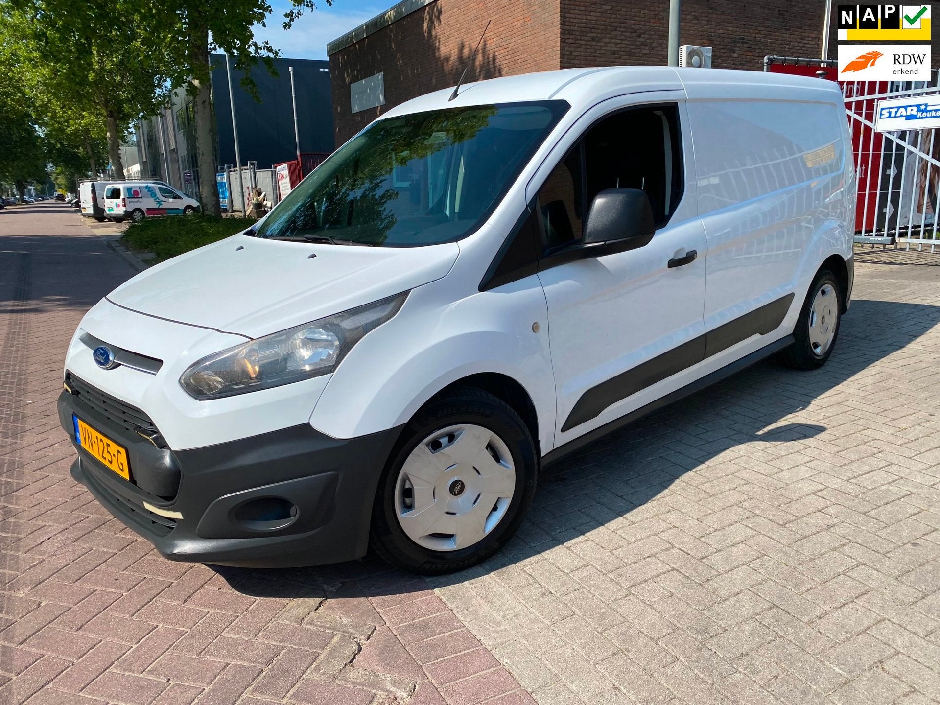 Ford Transit Connect 1.6 TDCI L2/ 66.170 KM NAP (WEINIG) / 1, Auto's, Bestelauto's, Euro 5, Stof, Gebruikt, Zwart