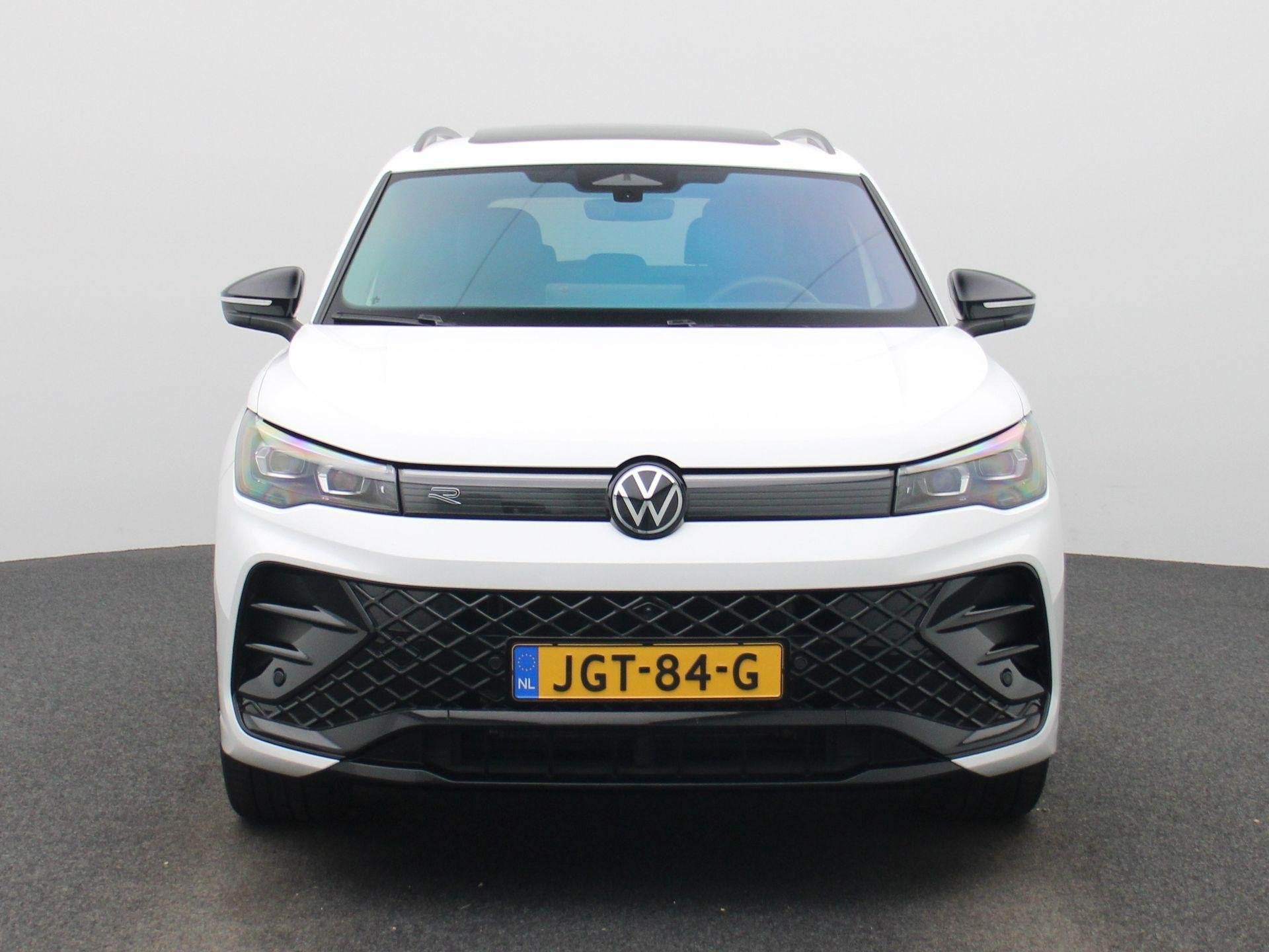 Volkswagen Tiguan 1.5 eHybrid R-Line 272 PK | Panoramadak |, 12 maanden, 1498 cc, 4 cilinders, Hybride Elektrisch/Benzine