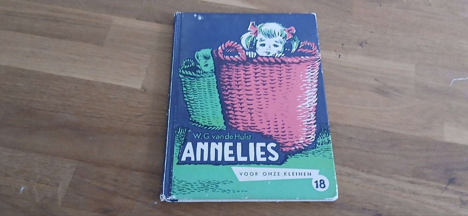 boekje wg van hulst annelies, Ophalen of Verzenden, Gelezen, Overige uitgevers, Nederlands