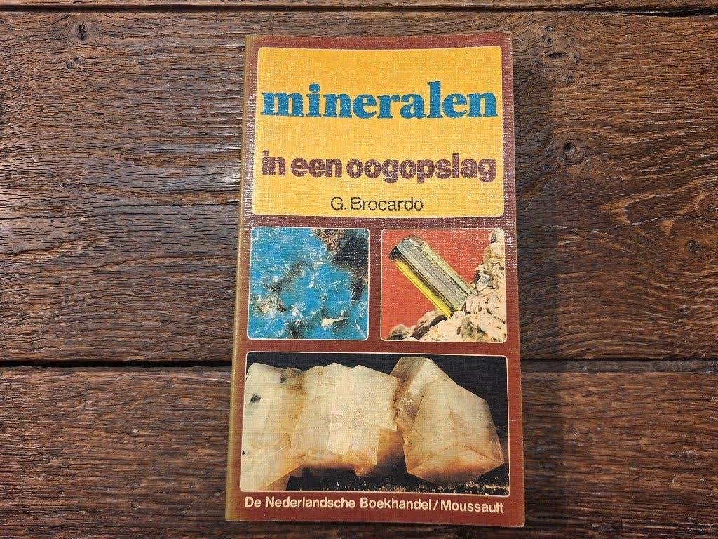 boek: mineralen, Verzamelen, Ophalen of Verzenden, Mineraal