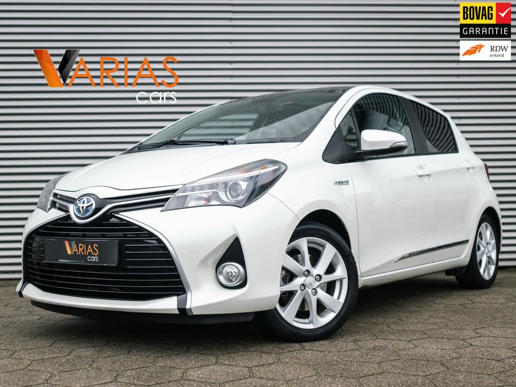 Toyota Yaris 1.5 Hybrid Dynamic Panoramadak Trekhaak Automaa, Auto's, Toyota, Gebruikt, 4 cilinders, 1070 kg, Origineel Nederlands