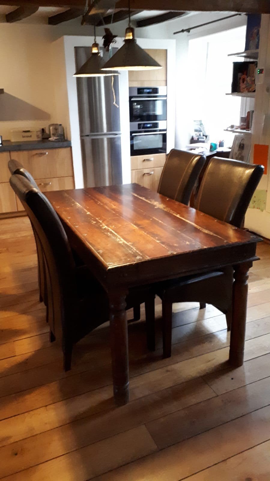 Robuuste houten eettafel met 4 stoelen, Ophalen, Gebruikt, 100 tot 150 cm, 50 tot 100 cm
