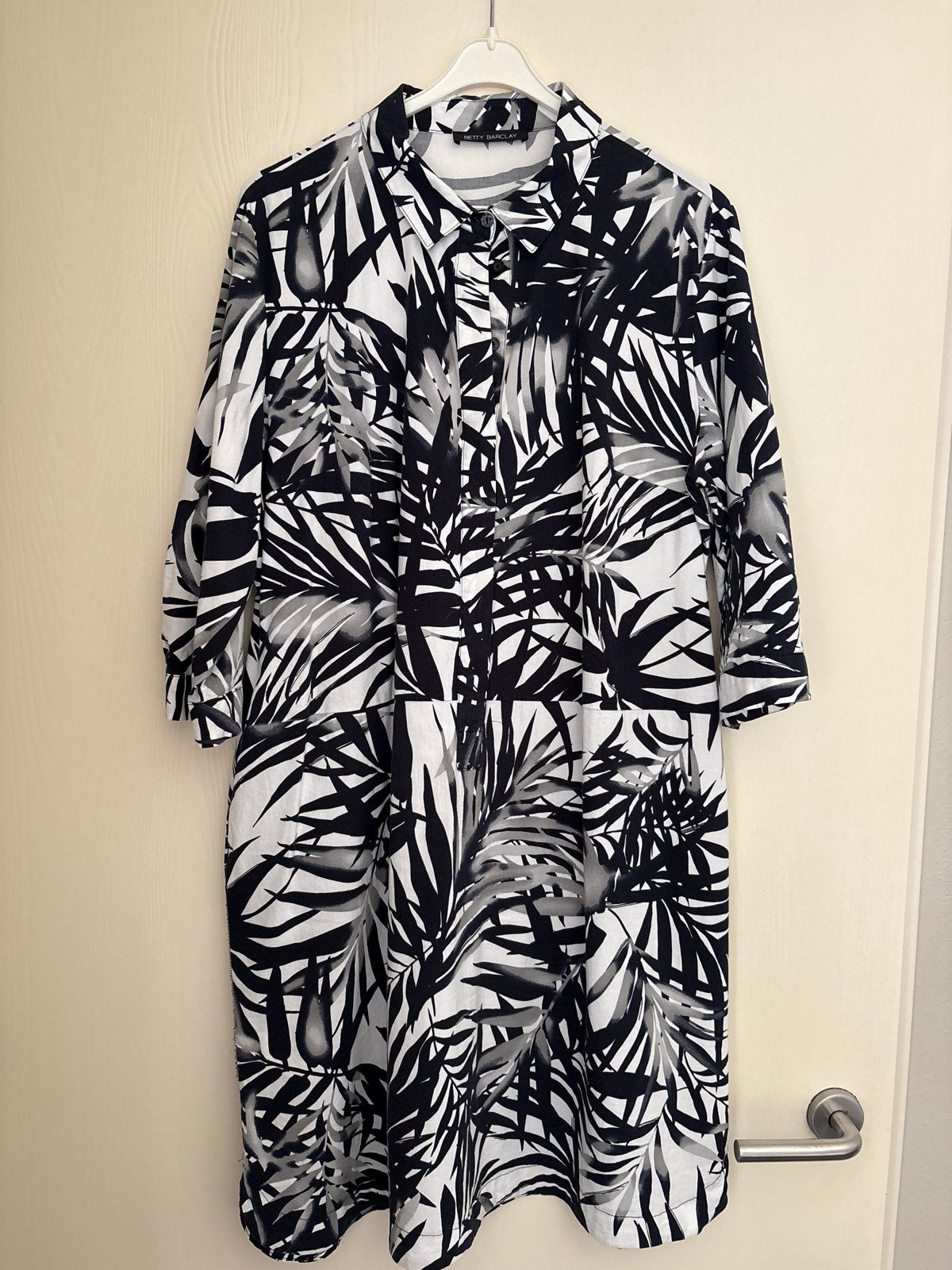 Betty Barclay jurk met palmbladprint maat 46, Zwart, Maat 42/44 (L), Ophalen of Verzenden, Zo goed als nieuw