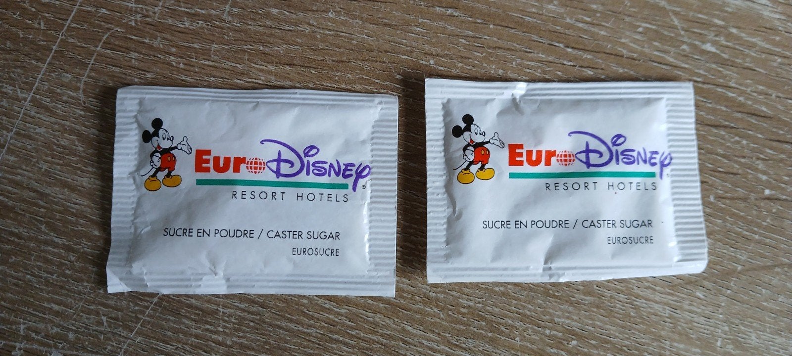 Jaren 90 suikerzakje euro disney resort hotels parijs, Verzamelen, Disney, Ophalen of Verzenden, Overige figuren, Nieuw, Overige typen