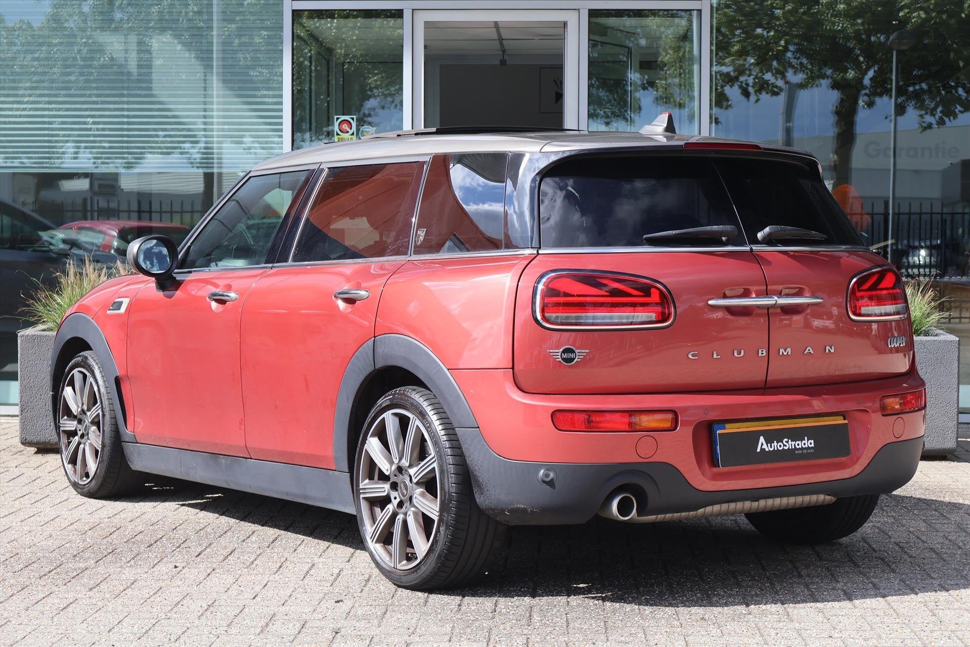 Mini Mini Clubman (f54) 1.5 Chili 136pk AUT I Pano I Harman, Auto's, Mini, Dealer onderhouden, Gebruikt, Met garantie (alle), 3 cilinders
