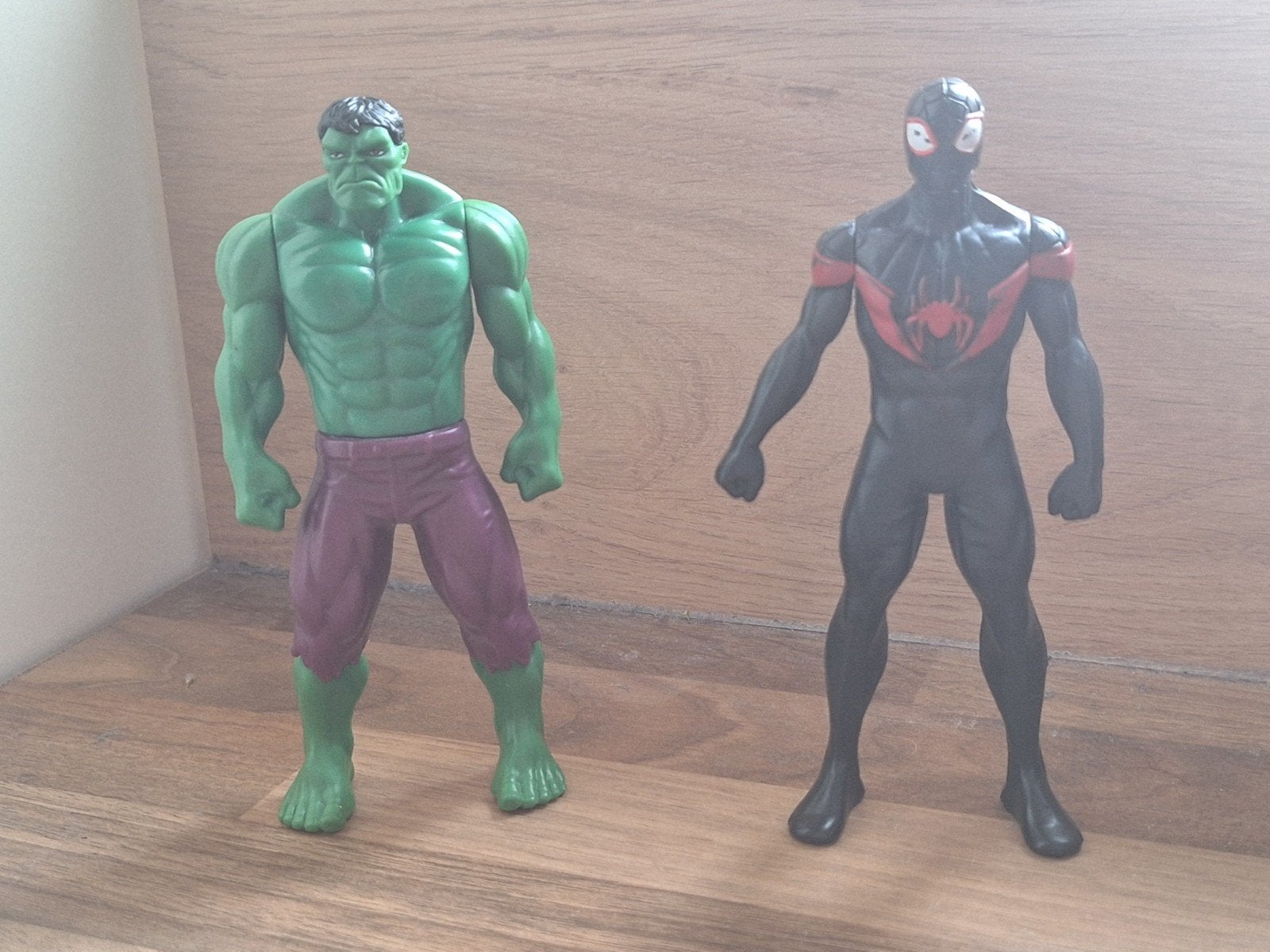Hulk en Spider-Man Miles Morales actiefiguren, Kinderen en Baby's, Speelgoed | Actiefiguren, Ophalen of Verzenden, Gebruikt