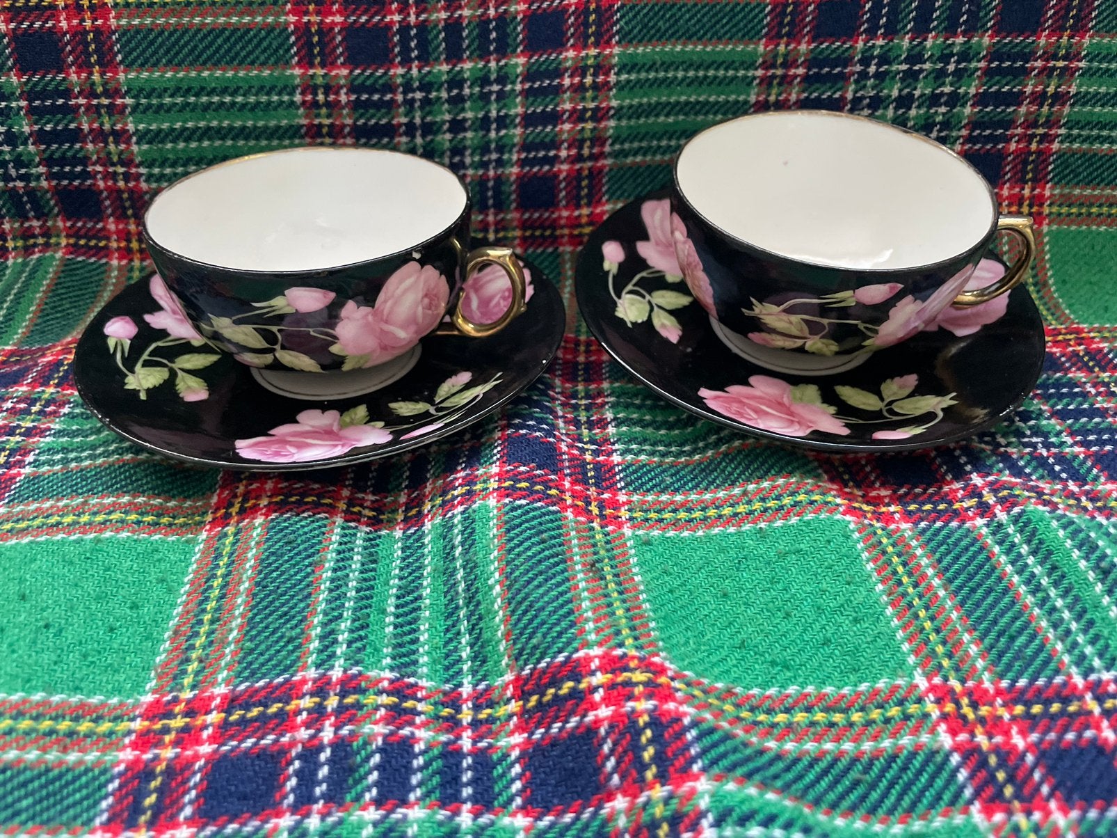 Antieke kopjes met schotels, Ophalen of Verzenden