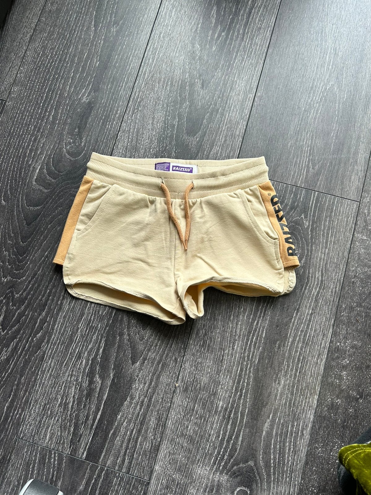 Nieuwe korte broek van Raizzed maat 128, Ophalen of Verzenden, Nieuw, Meisje, Broek