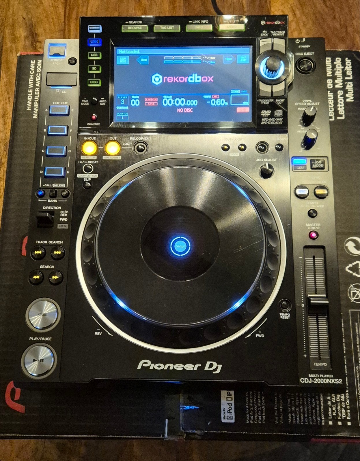 Foto 8 van Pioneer DJ Set: 2x CDJ-2000NXS2 & 1x DJM-900NXS2