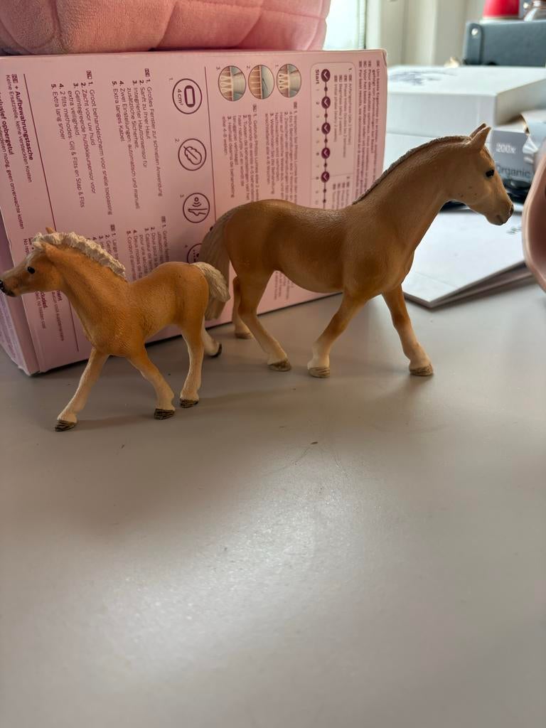 Schleich Haflinger familie - merrie en veulen, Ophalen of Verzenden, Zo goed als nieuw, Jongen of Meisje