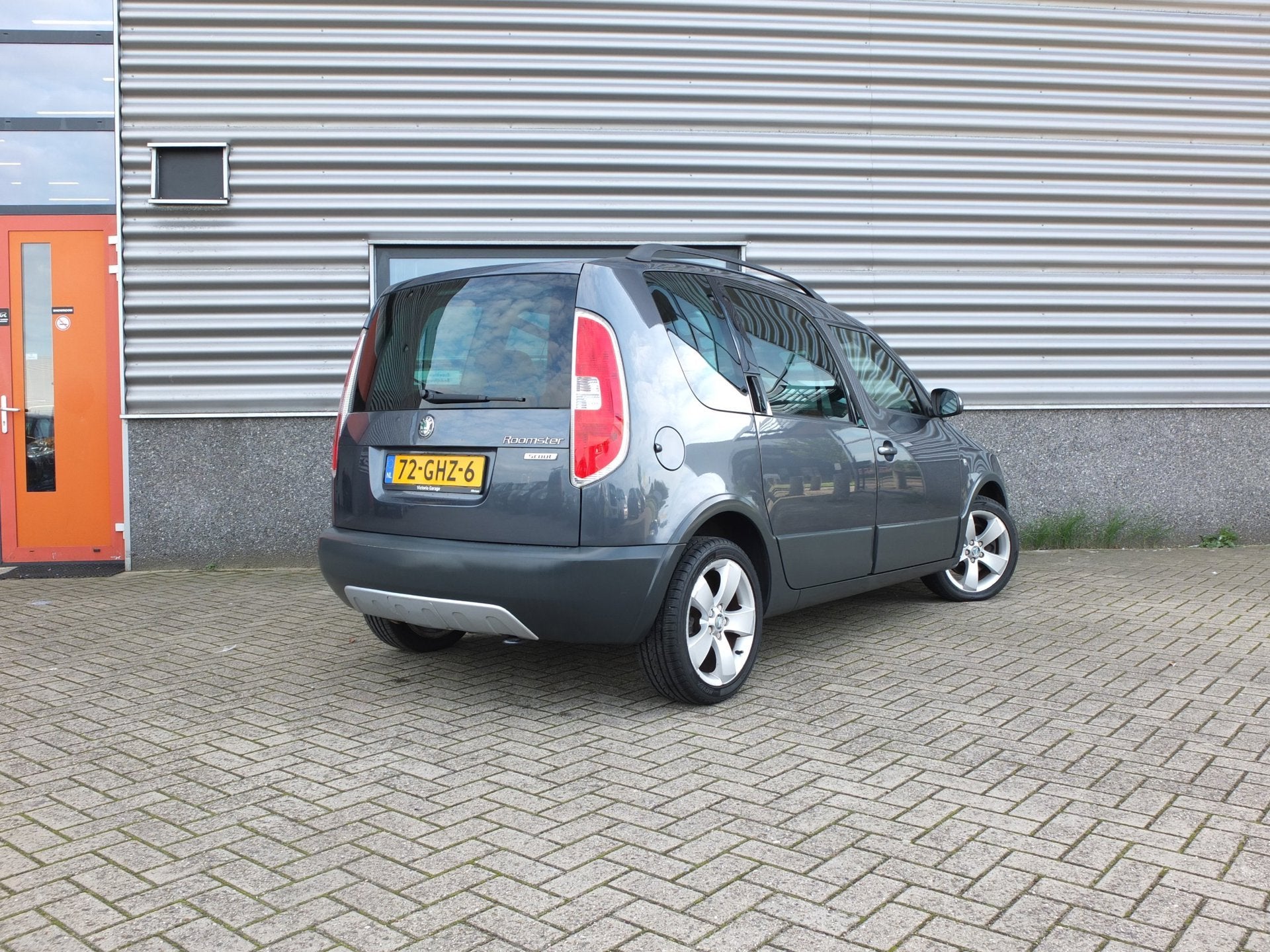 Skoda Roomster 1.6-16V Scout | Cruise | Airco | Hoge Instap, Gebruikt, Roomster, 49 €/maand, Bedrijf