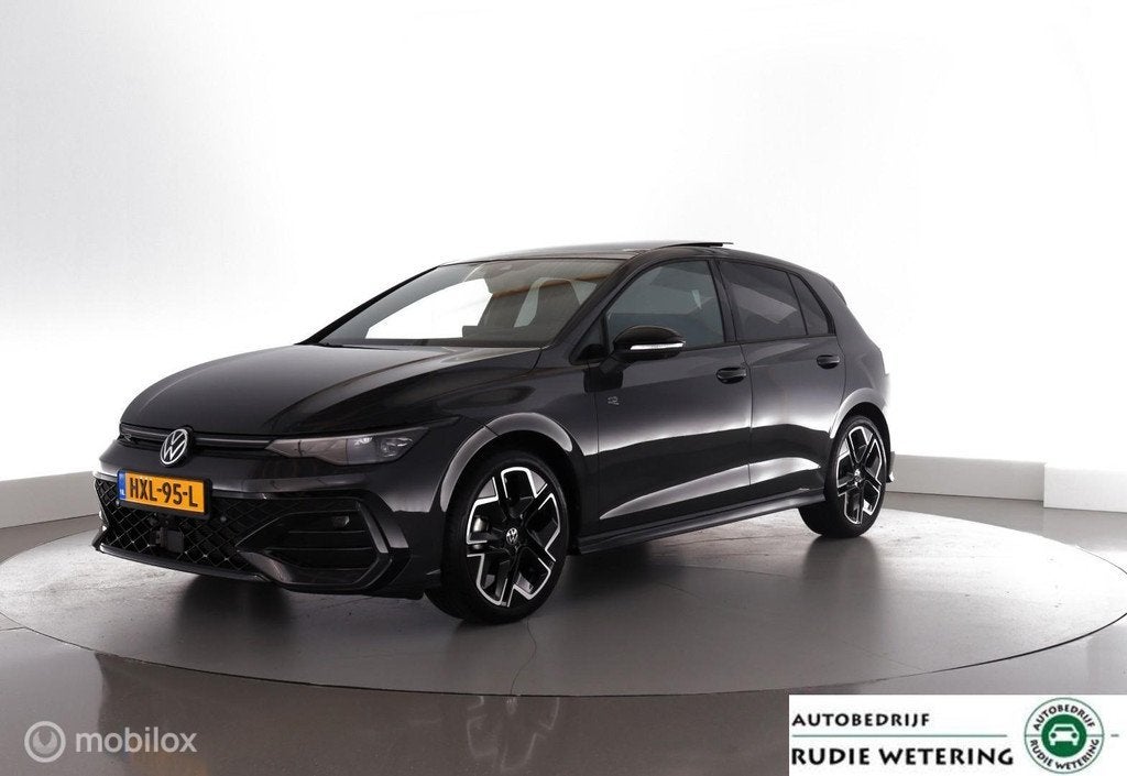Volkswagen Golf 1.5 eTSI 150PK R-Line Edition Black Style fa, Auto's, Volkswagen, 4 cilinders, 150 pk, Bedrijf, Golf