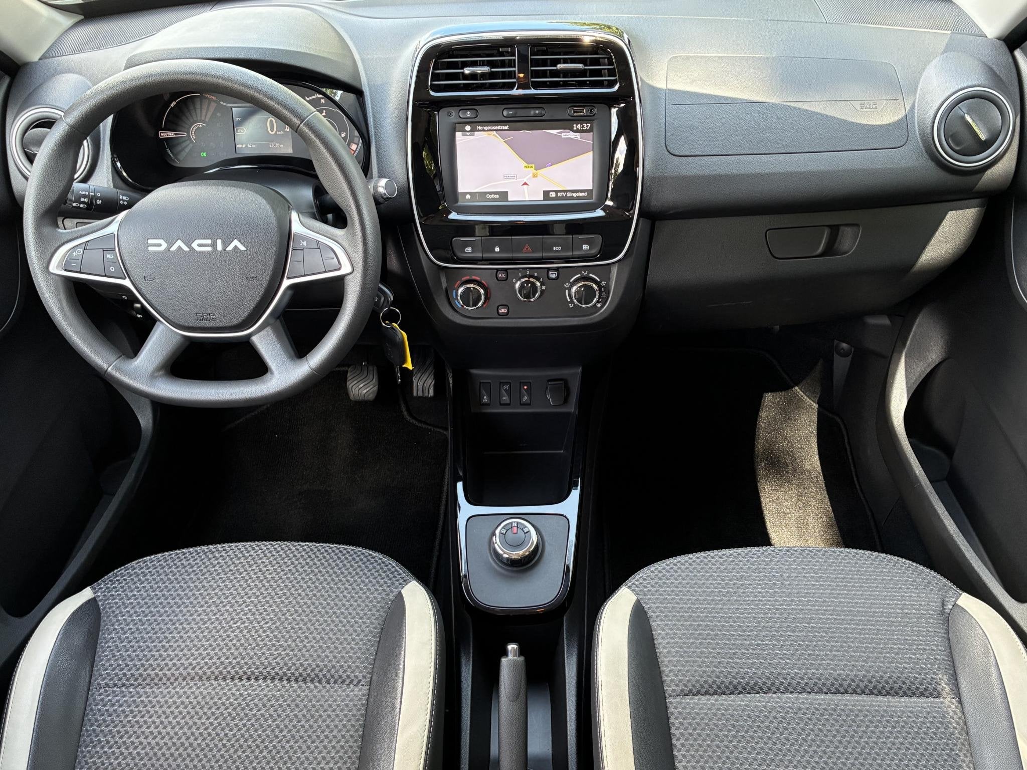 Dacia Spring Expression 27 kWh / SOH 92% / Facelift / CCS Sn, Auto's, Gebruikt, Zwart, https://media-marktplaats.export.dv.nl/22945550143/document-1.pdf