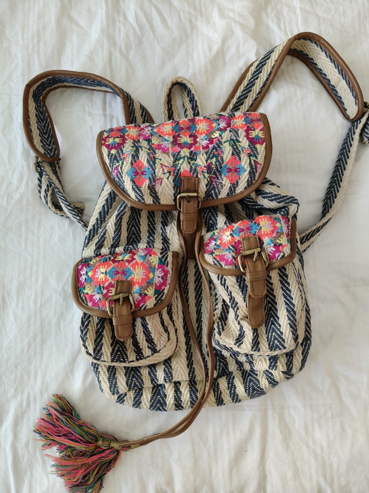 Boho rugzak met geborduurde bloemen en kwastje, Overige merken, Verzenden, 25 tot 40 cm, Zo goed als nieuw