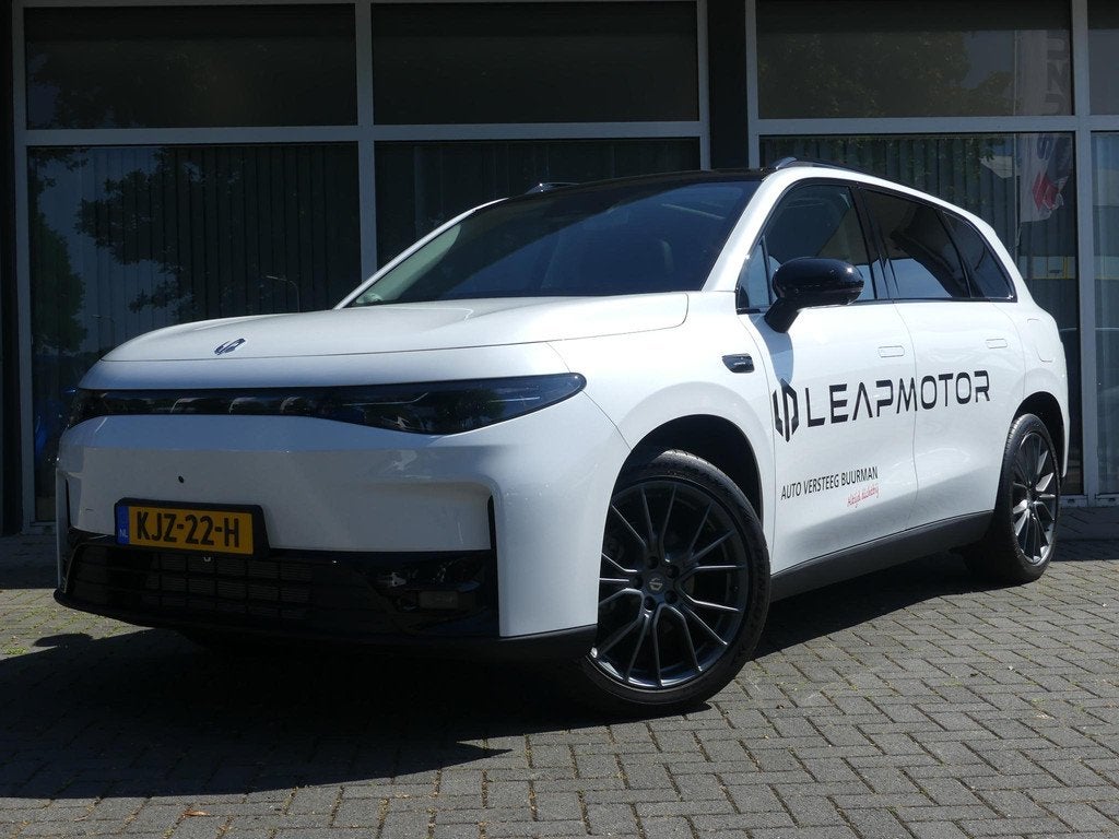 Leapmotor C10 REEV Design 28.4 kWh 215PK Automaat Navigatie,, Auto's, Leapmotor, Automaat, 12 maanden, Zwart, 4 cilinders
