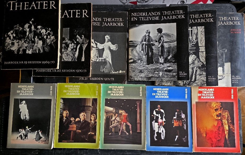 Nederlands Theater en Televisie Jaarboeken 1969-1981, Boeken, Ophalen of Verzenden, Gelezen, Vakgebied of Filmindustrie