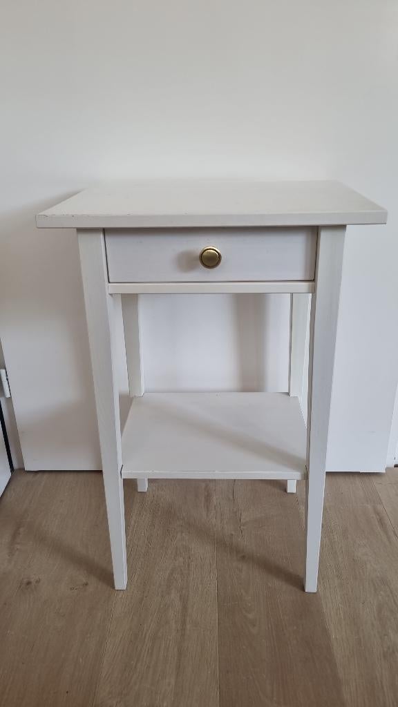 Ikea Hemnes wit nachtkastje, Huis en Inrichting, Slaapkamer | Nachtkastjes, Ophalen, Gebruikt, Minder dan 45 cm, 55 tot 70 cm